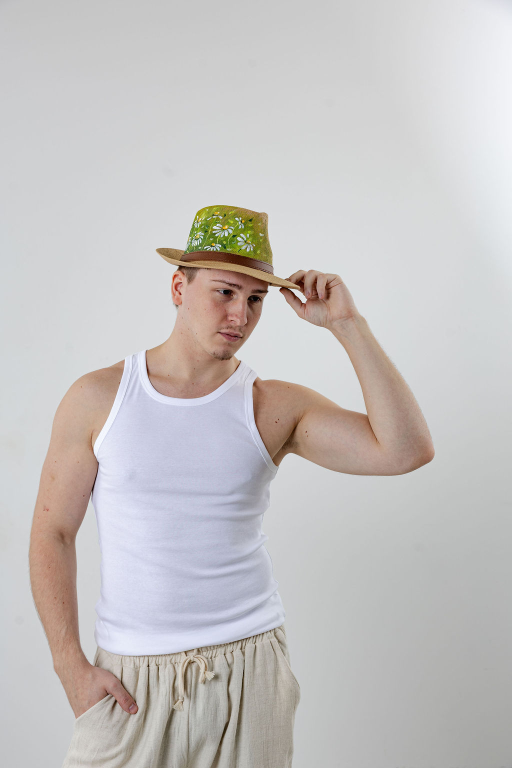 Men’s Summer Straw Fedora Hat – Abstract Daisy Pattern