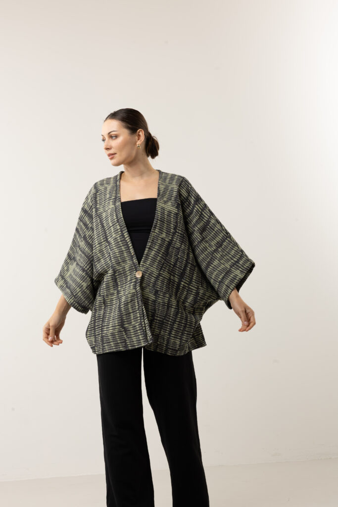artisanal short cardigan in multi-colored balloon weave peshtemal fabric.