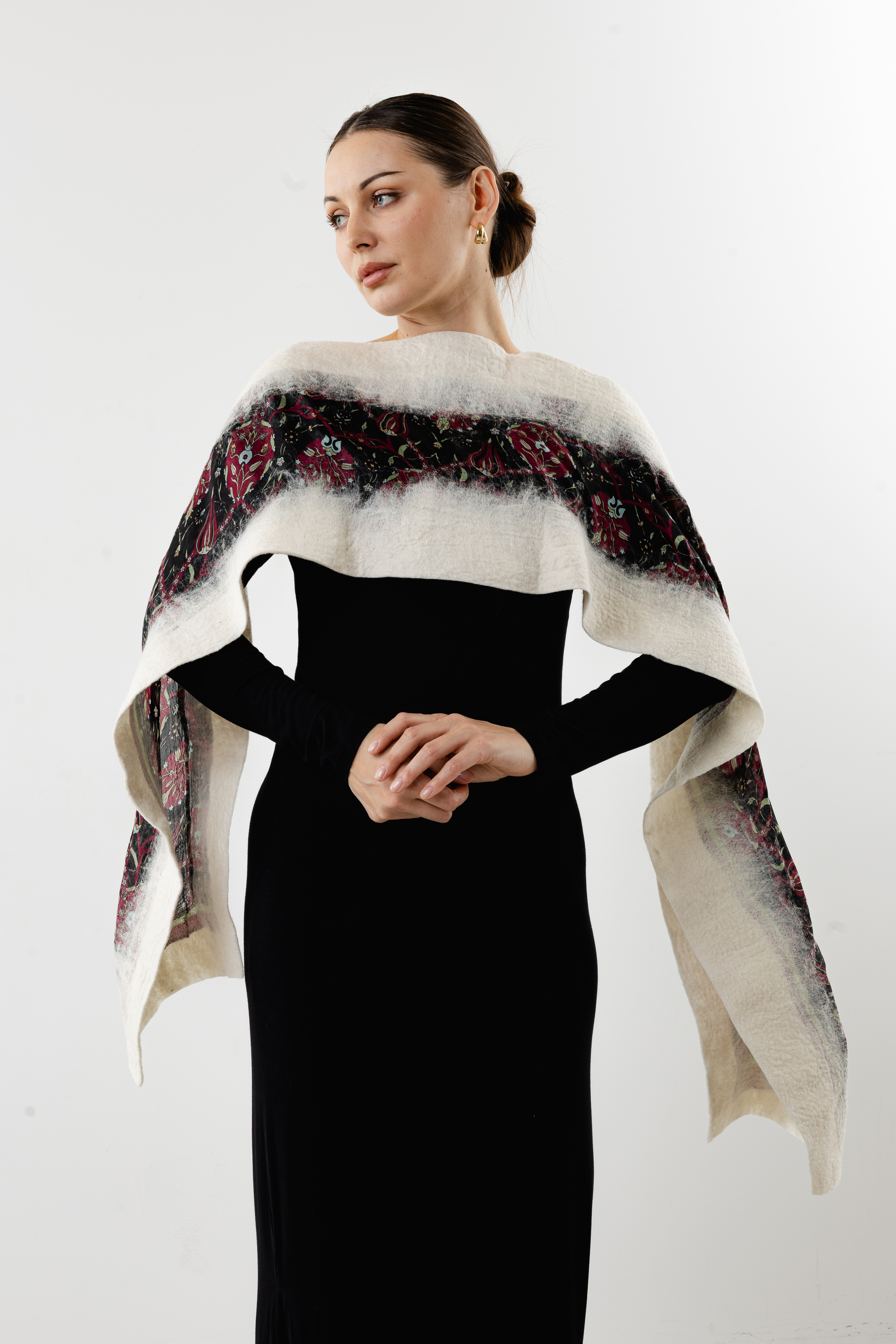 Natural sheen of high-quality white silk shawl - Wearable art collection