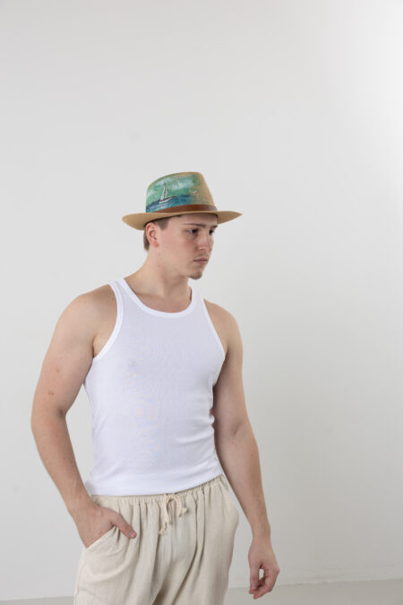 Men’s summer straw fedora hat with hand-painted sailing boat pattern.
